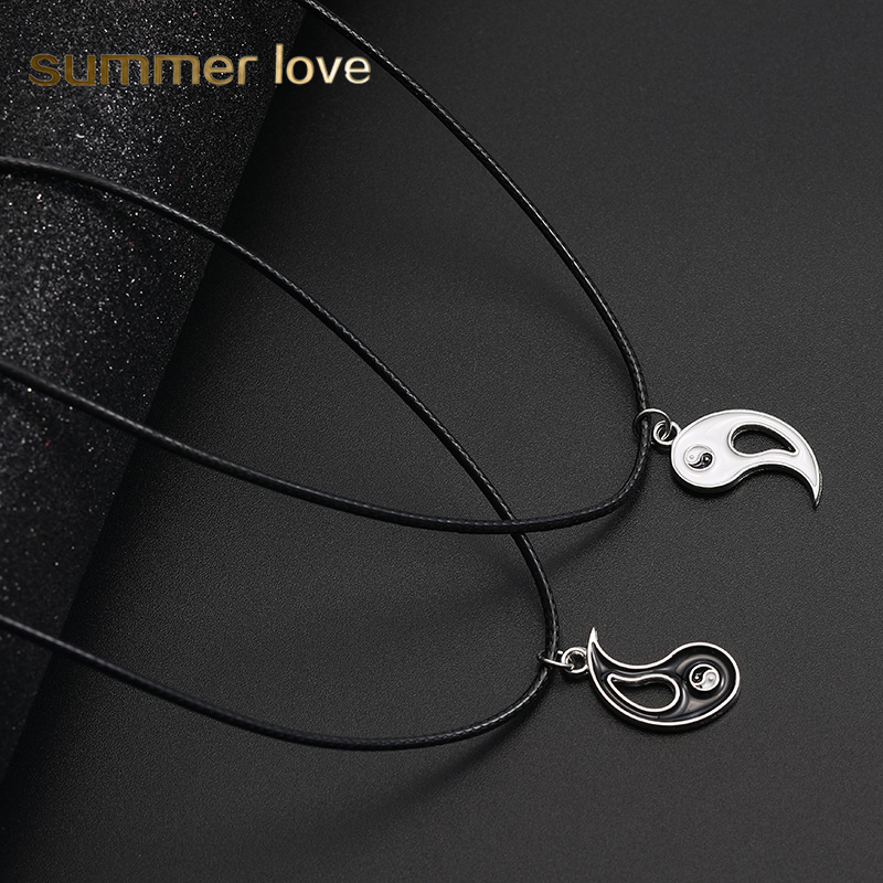 New Black White Splice Gossip Tai Chi Yin Yang Pendant Necklace for Couple Fashion Women Men Leather Rope Necklace Fashion Jewelry Gift
New Black White Splice Gossip Tai Chi Yin Yang Pendant Necklace for Couple Fashion Women Men Leather Rope Necklace Fashion Jewelry Gift