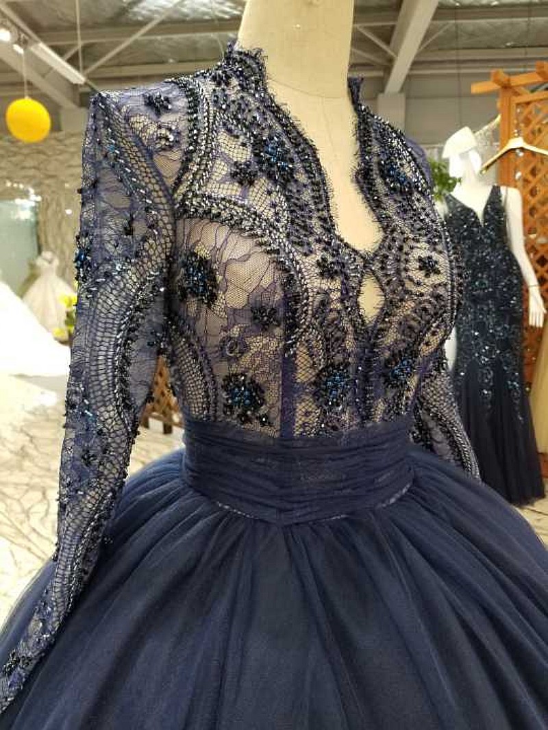 Vintage navy Blue Lace Prom Dresses v neck Sparkle Beaded Formal Party Dress With Full long Sleeves Tulle Ball Gowns Long Prom Gowns
