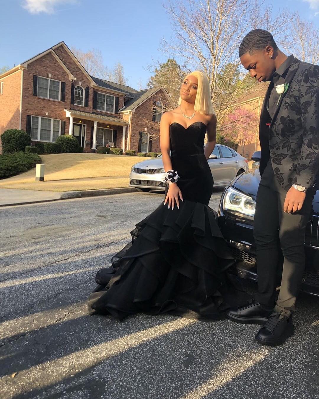 Fashion Black Velvet Mermaid Prom Dresses Sweetheart Neckline Sleeveless Formal Dress Sweep Train Tulle Plus Size Tiered Evening Gowns