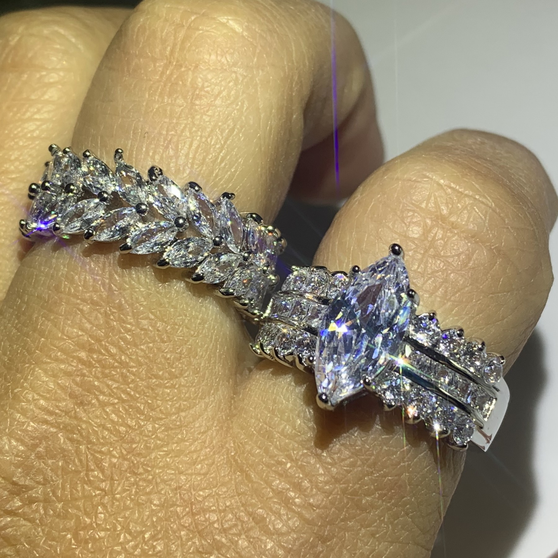 2019 New Arrival Luxury Jewelry 925 Sterling Silver Marquise Cut White Topaz CZ Diamond Promise Rings Wedding Engagement Band Ring for Women