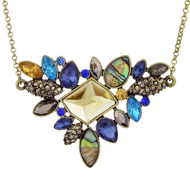 Fashion Colorful Rhinestone Boho Necklace for Women Antique Gold Plated Vintage Nature Stone Necklace Statement Jewelry for Lady Gift