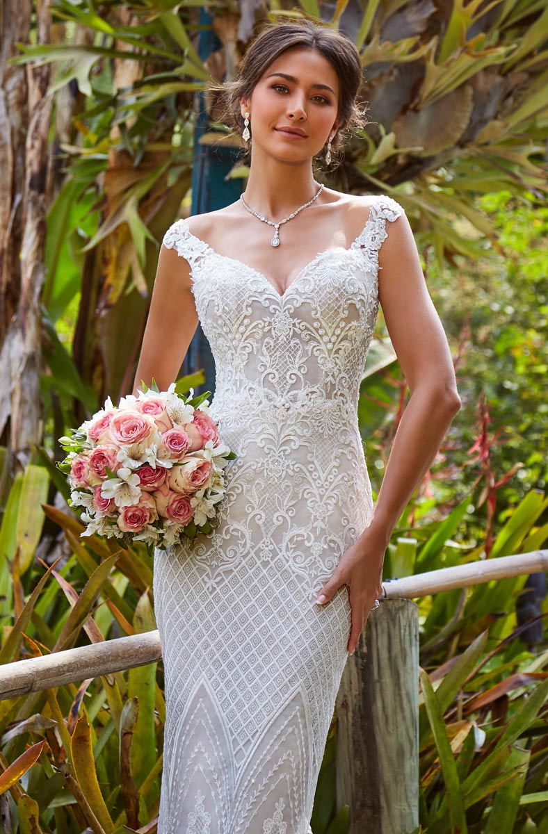 Sale Mermaid Hot Beaded Lace Wedding Dresses V Neck Appliqued Bridal Gowns Sweep Train Trumpet Custom Made Robe De Marie