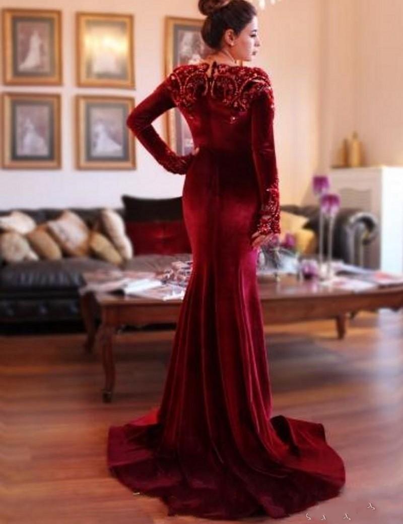 Saudi Arabic Dresses 2020 New Elegant Burgundy Velvet Long Sleeves Mermaid Evening Dresses Beaded Collar Dark Red Prom Gowns Vestido De