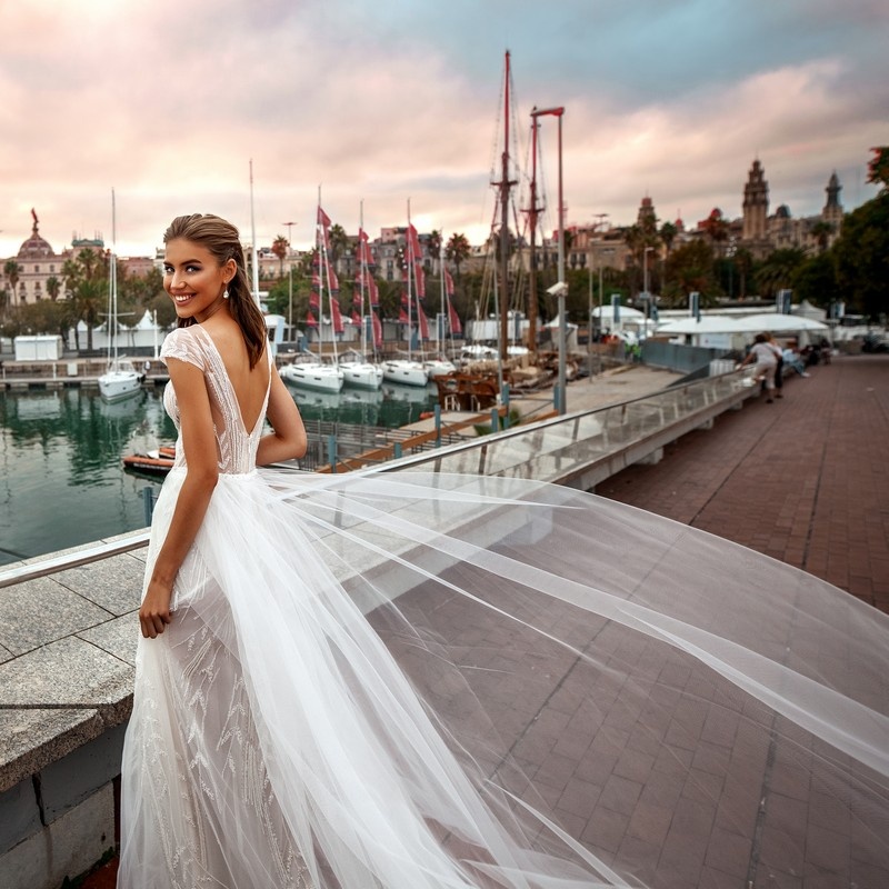 Mermaid Beading Gorgeous Backless Wedding Dresses With Detachable Train Sheer Deep V Neck Bridal Gowns Tulle Trumpet Robe De Marie