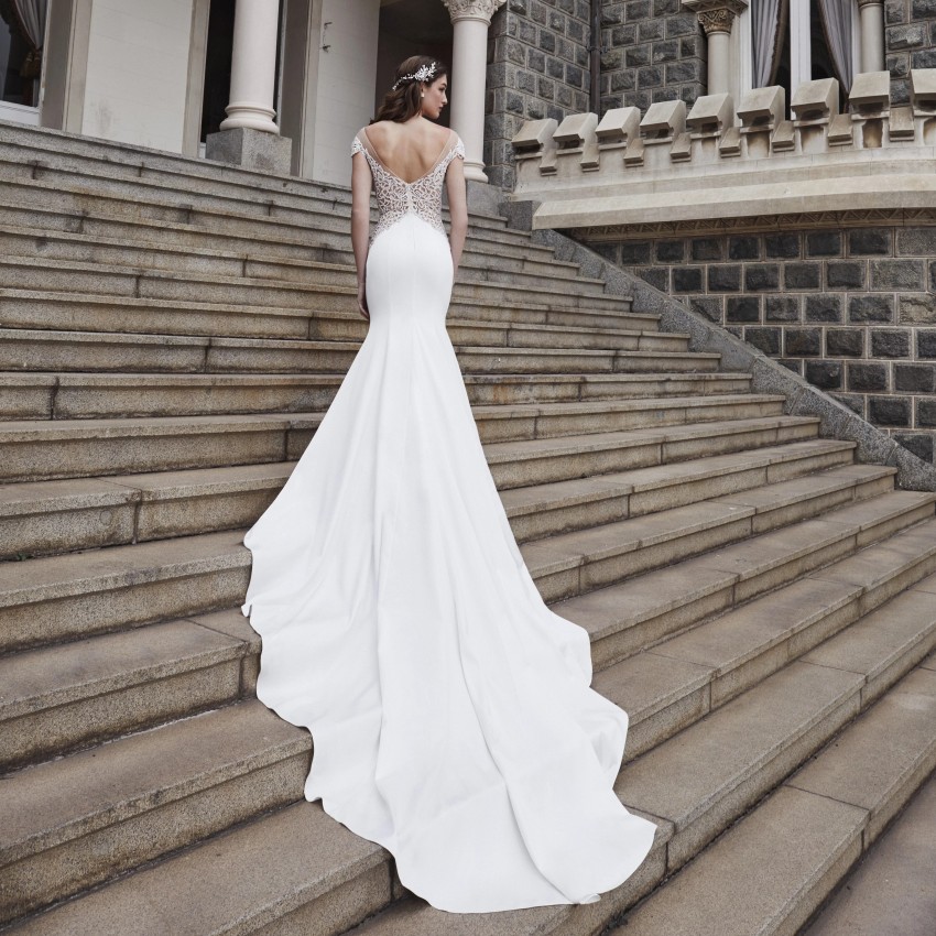 Mermaid Amazing Beaded Lace Wedding Dresses Sheer Bateau Neck Bridal Gowns Backless Sweep Train Robes De Mari E