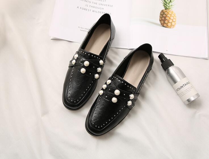 Luxury women Ballet flats Vintage loafers Pearl Lady Square Toes Fresh Shallow mouth soft sole Fashion Lady dress party shoes New products, Black
Luxury women Ballet flats Vintage loafers Pearl Lady Square Toes Fresh Shallow mouth soft sole Fashion Lady dress party shoes New products, Black