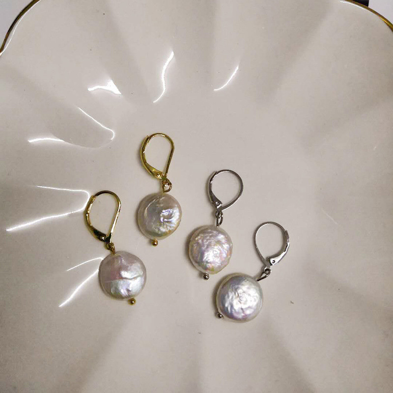 WTLTC White Freshwater Pear Hoop Earrings for Women Dainty Ear Piercing Huggie Ear Earrings Baroque Drop Cartilage 2019
WTLTC White Freshwater Pear Hoop Earrings for Women Dainty Ear Piercing Huggie Ear Earrings Baroque Drop Cartilage 2019