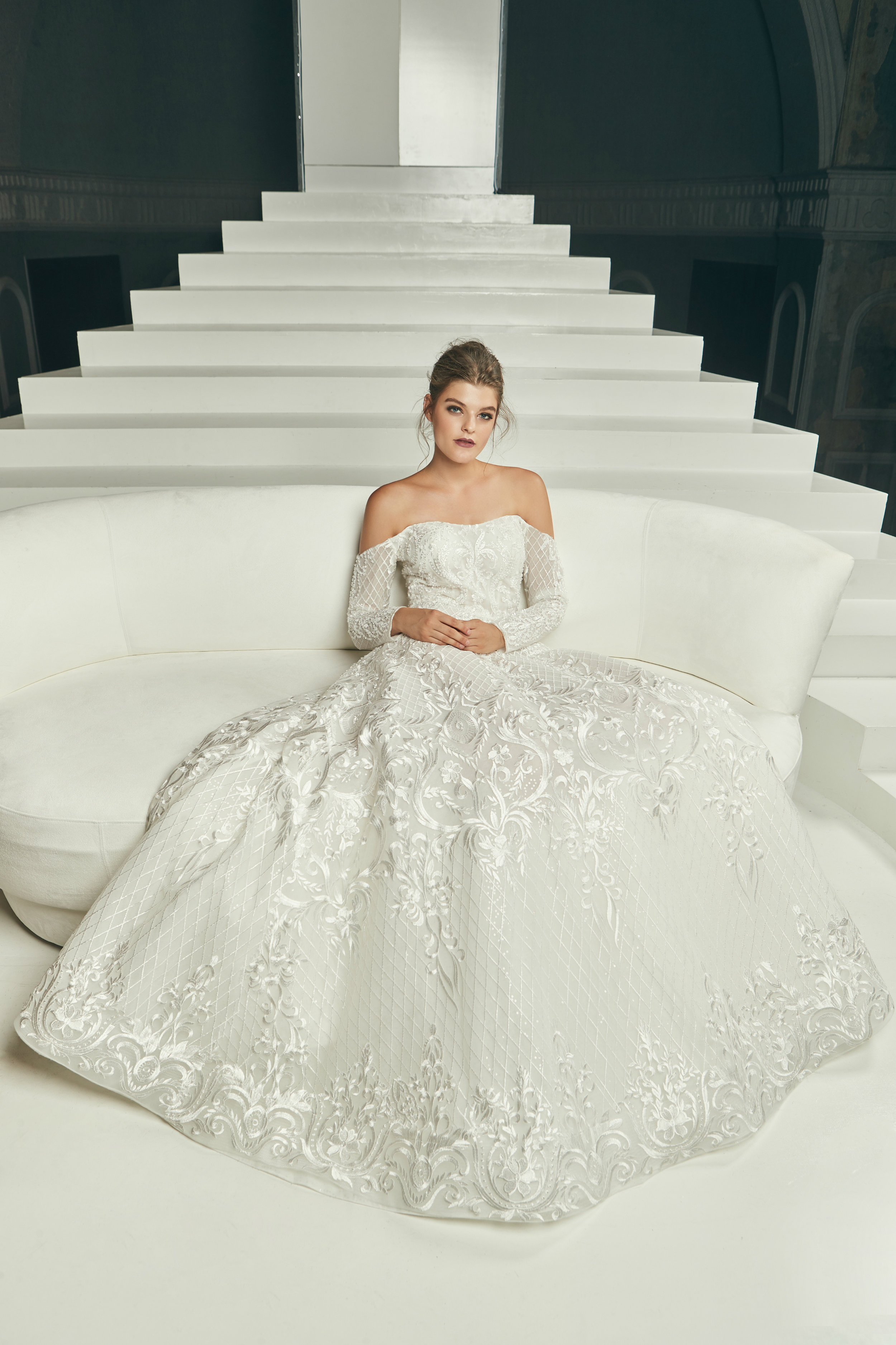 2019 Country Wedding Dresses Off The Shoulder 3D Floral Appliques Sweep Train Long Sleeve Bridal Gowns Custom Made Plus Size Wedding Dress