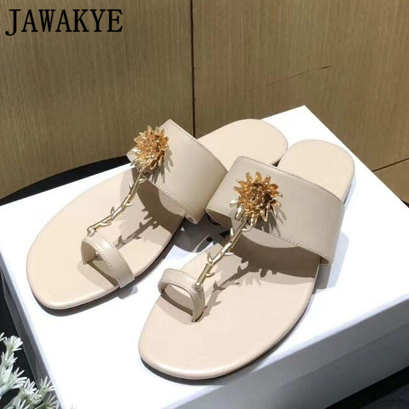 Metal Flower Flip Flops Leather Mules Flat Shoes Woman White Nude Slippers Summer sandals Outwear Beach Shoes Woman, Black
Metal Flower Flip Flops Leather Mules Flat Shoes Woman White Nude Slippers Summer sandals Outwear Beach Shoes Woman, Black