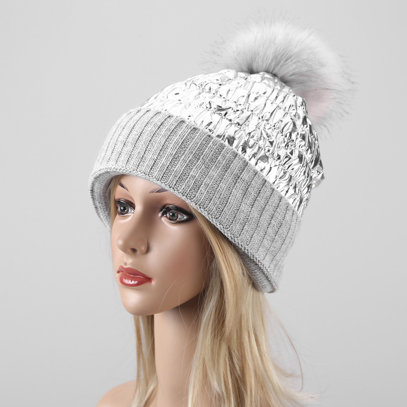 Windproof Winter Women's Hat Patchwork Velvet Down Warm Warm Ski Hat Big Real Fur Pom-pom Hat Knit Casual Ladies Peas