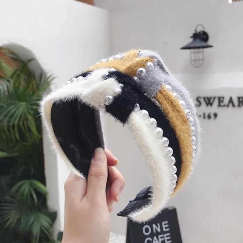 New Fashion Warm Autumn Winter Headwear Pearls Headband Casual Warm Fluff Hairband Adult Patchwork Turban Hair Accessories
New Fashion Warm Autumn Winter Headwear Pearls Headband Casual Warm Fluff Hairband Adult Patchwork Turban Hair Accessories