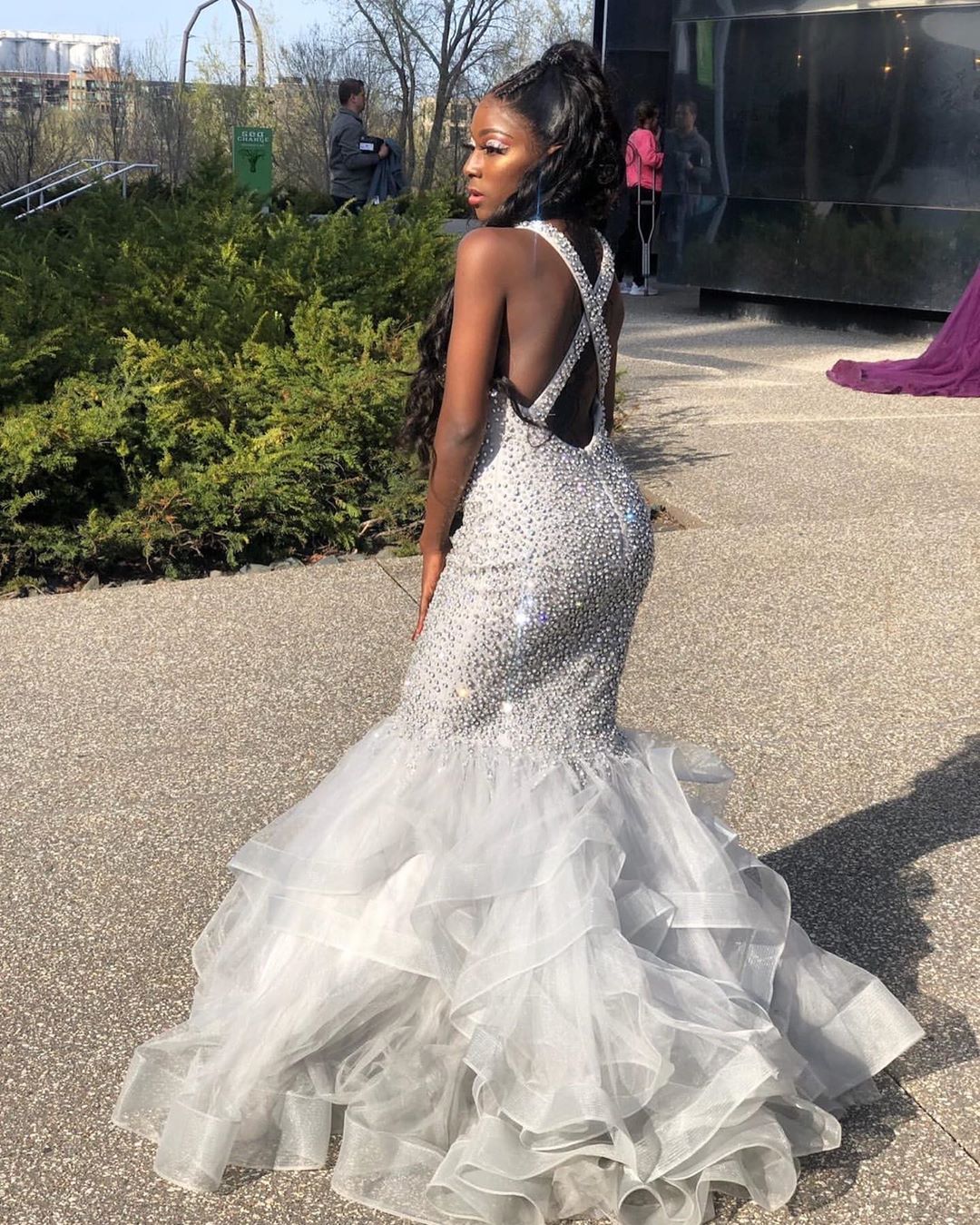 Flawle Mermaid Eaded Prom Dree V Neck Cri Cro Strap Sequined Evening Gown Tiered Plu Size Organza Sweep Train Formal Dre
