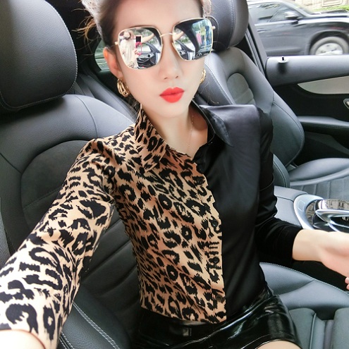 Hot Sale Silk Satin Leopard Spring Shirts Women Long Sleeve Lapel Neck Printed Luxury Ladies Button Blouse Runway Office Designer Shirt Tops, White
Hot Sale Silk Satin Leopard Spring Shirts Women Long Sleeve Lapel Neck Printed Luxury Ladies Button Blouse Runway Office Designer Shirt Tops, White