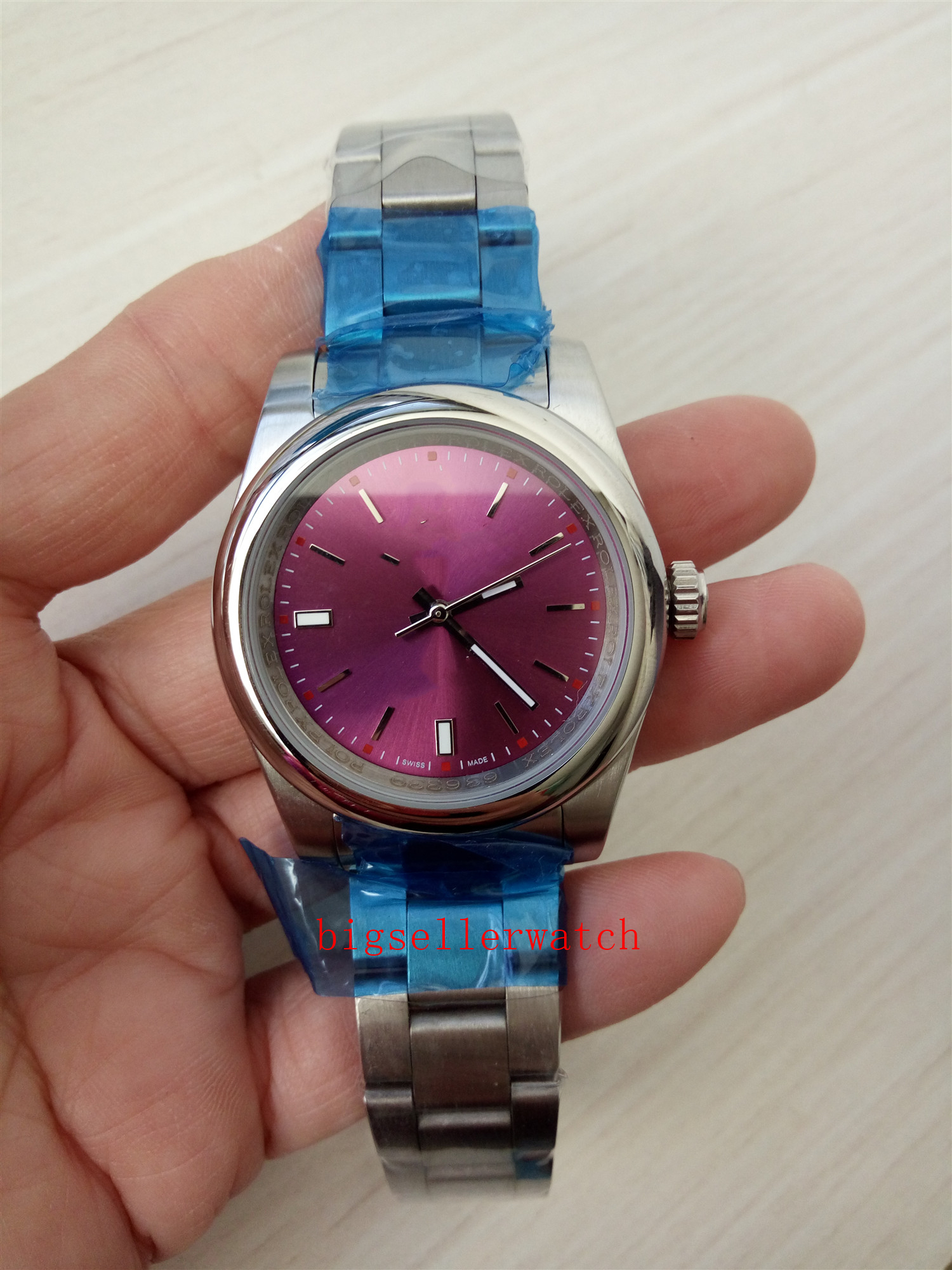 Luxury Watches 39mm Automatic Steel Domed Bezel Red Grape Dial 114300 automatic mechanical male watch
Luxury Watches 39mm Automatic Steel Domed Bezel Red Grape Dial 114300 automatic mechanical male watch