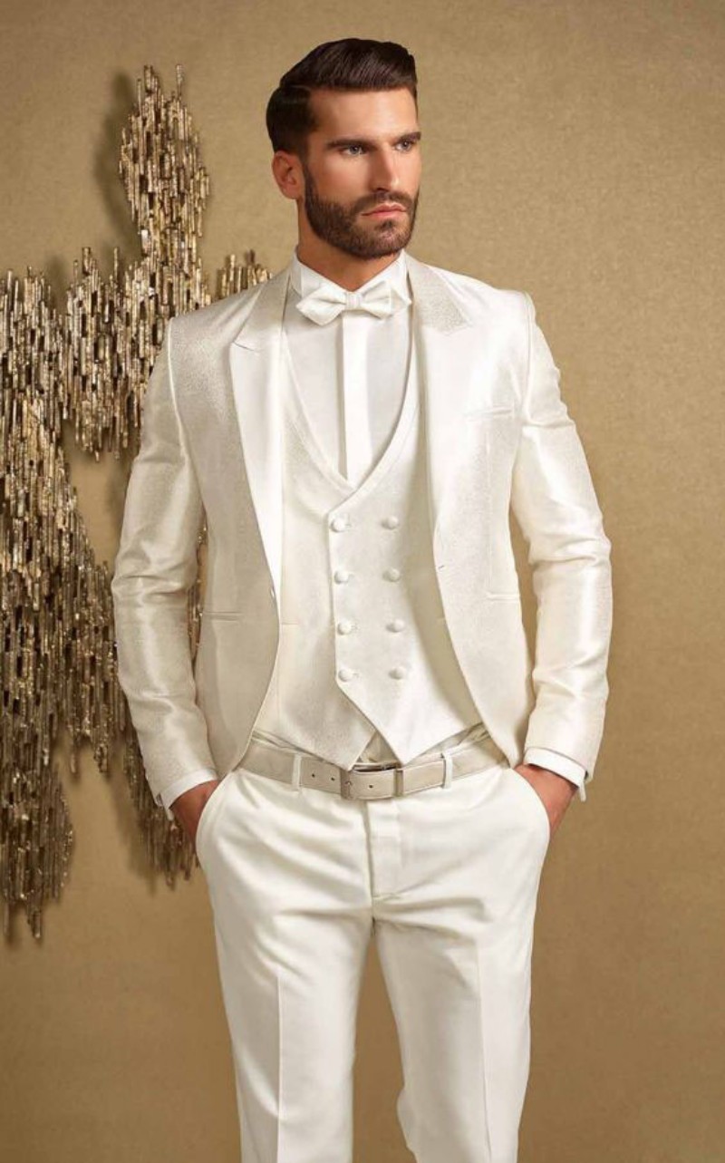 Color Ivory Peaked Lapel One Button Church Wedding Bridegroom Wear Formal Dancing Party Clothing Set Three Pieces (Blazer+Pant+Vest)