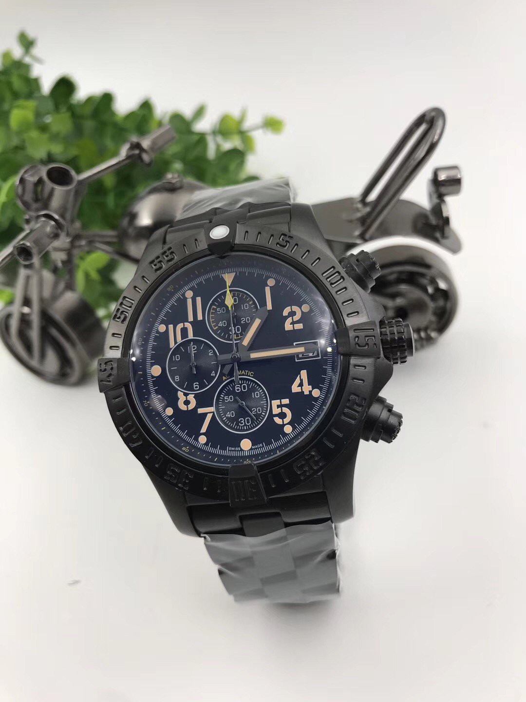 Men's Luxury Quartz Stopwatch Chronograph Wristwatch in Durable Stainless Steel