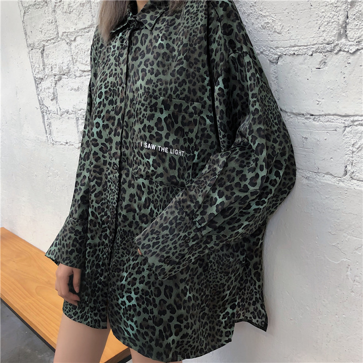 Women blouses 2020 fashion long sleeve Vintage Leopard print Button Long Sleeve Shirt Tops Plus Size Casual Loose men shirts, Green
Women blouses 2020 fashion long sleeve Vintage Leopard print Button Long Sleeve Shirt Tops Plus Size Casual Loose men shirts, Green