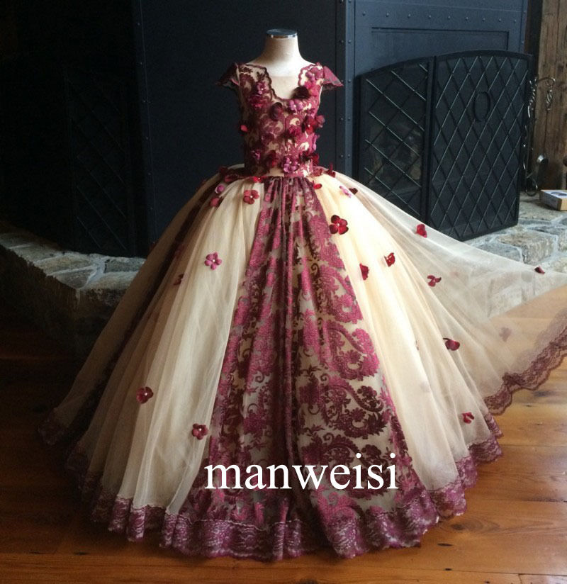 Vintage 2019 Flower Girl Dresses 3D Floral Appliqued Lace Jewel Neck Ball Gown Pageant Dress Little Baby Gowns for Communion Boho Wedding