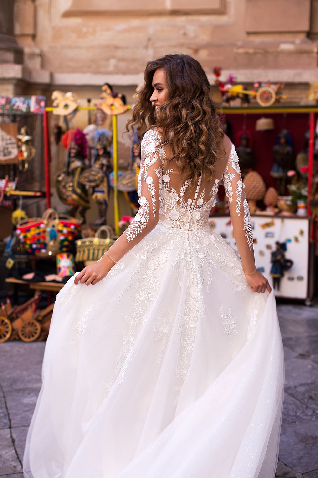 Romantic Lussanobridal Wedding Dresses Sheer Neck Long Sleeves Lace Bridal Gowns Button Back Boho Plus Size Wedding Dress vestido de novia