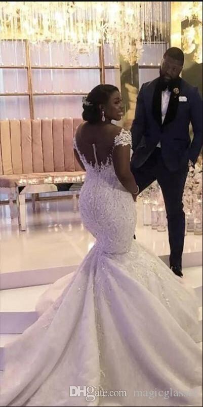 African Plus Size Mermaid Wedding Dresses Sexy White V-Neck Off Shoulder Lace Appliques Beaded Satin Bridal Gowns Vestidos De Mariee 0420