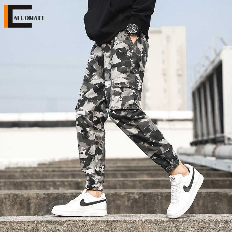 2020 New Harajuku Cotton Multi-Pockets Style Fashion Cargo Pants Men Autumn Hip Hop Streetwear Casual Elastic Trousers Camo, Max103 grey
2020 New Harajuku Cotton Multi-Pockets Style Fashion Cargo Pants Men Autumn Hip Hop Streetwear Casual Elastic Trousers Camo, Max103 grey