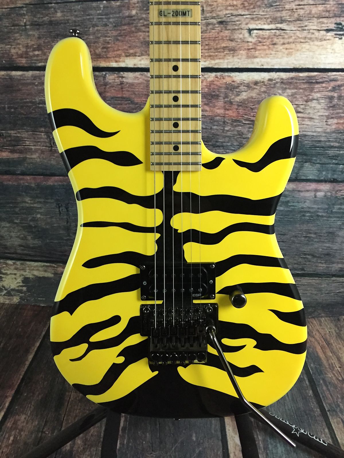 Custom LTD Japan George Lynch GL-200MT Black Tiger Stripe Yellow Electric Guitar Dot Inlay, Flyod Rose Tremolo & Locking Nut, Black Hardware
Custom LTD Japan George Lynch GL-200MT Black Tiger Stripe Yellow Electric Guitar Dot Inlay, Flyod Rose Tremolo & Locking Nut, Black Hardware