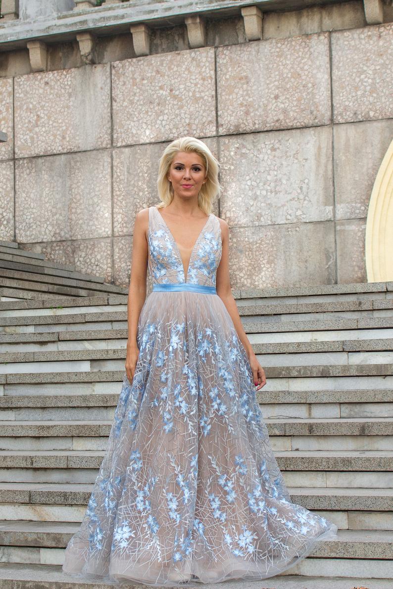 Deep Neck Evening Dresses 2019 Backless Prom Gowns Sweep Tail Formal Special Occasion Dress Custom Made