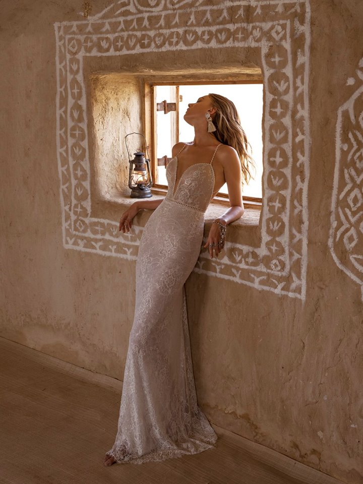 2019 Mermaid Wedding Dresses Spaghetti Lace Applique Beaded Bridal Gowns with Warp Asaf Dadush Summer Boho Wedding Dress