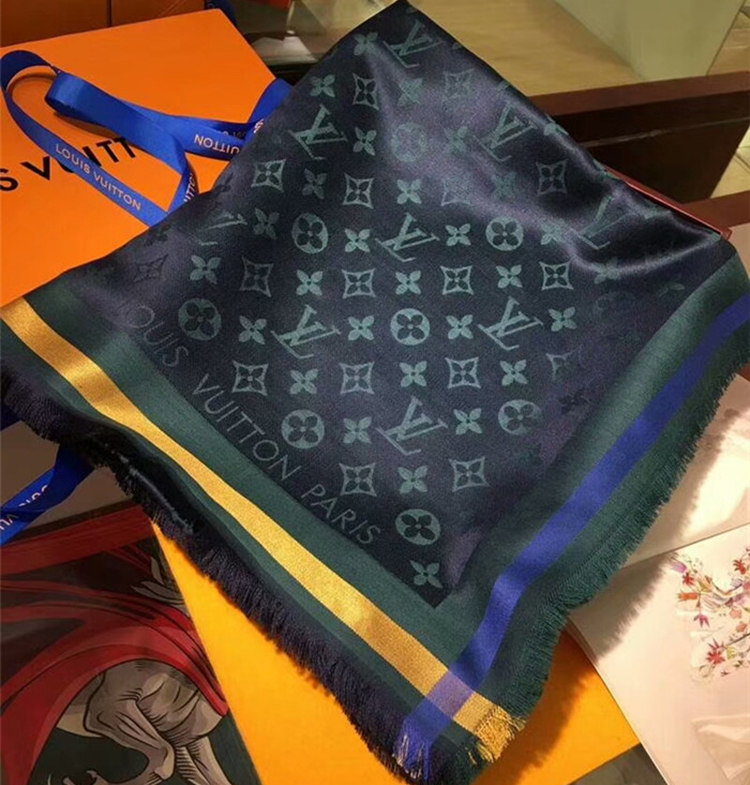 hot sale brand scarf size 140x140cm Scarves brands design Scarfs fashion high quality silk Cashmere Lettrt pattern design Shaw without box, Blue;gray
hot sale brand scarf size 140x140cm Scarves brands design Scarfs fashion high quality silk Cashmere Lettrt pattern design Shaw without box, Blue;gray