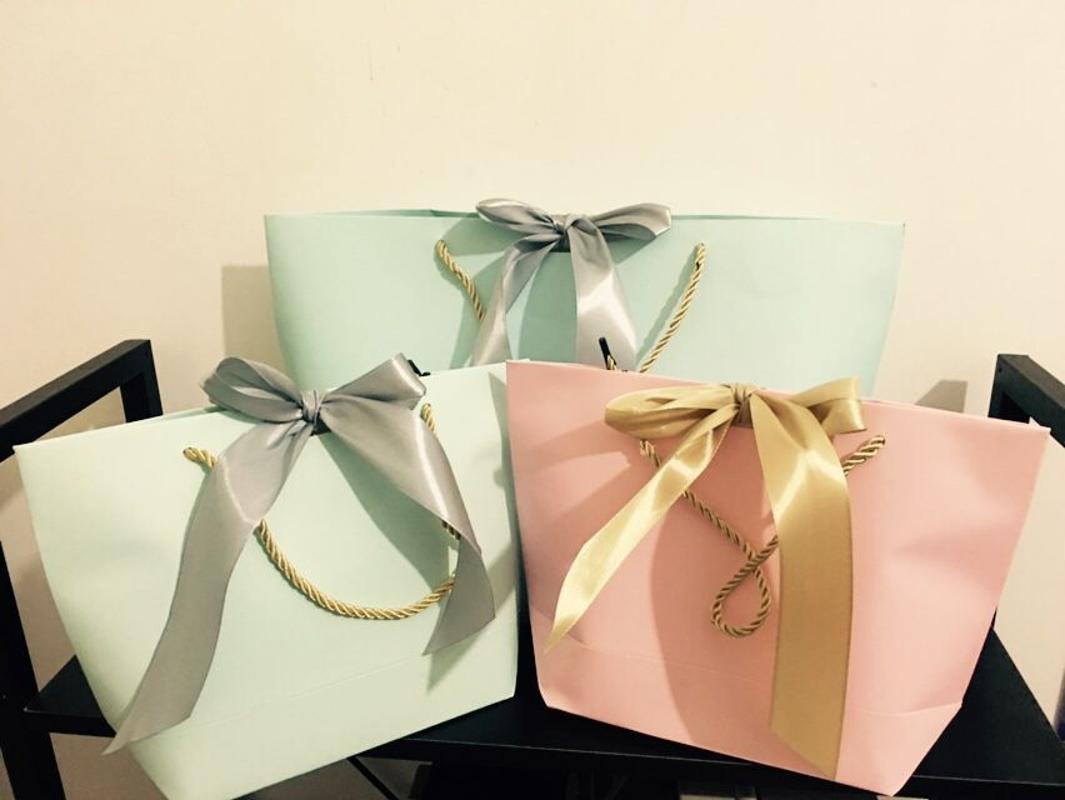Gold Present Box For Pajamas Clothes Books Packaging Gold Handle Paper Box Bags Kraft Paper Large Size Gift Bag With Handles Decor