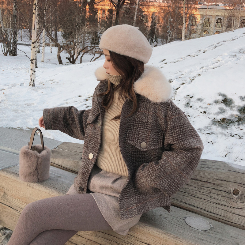 Mishow 2019 Women New winter clothing thicken woolen jacket female Korean version of the short loose Plaid woolen coat MX18D9536, Black
Mishow 2019 Women New winter clothing thicken woolen jacket female Korean version of the short loose Plaid woolen coat MX18D9536, Black
