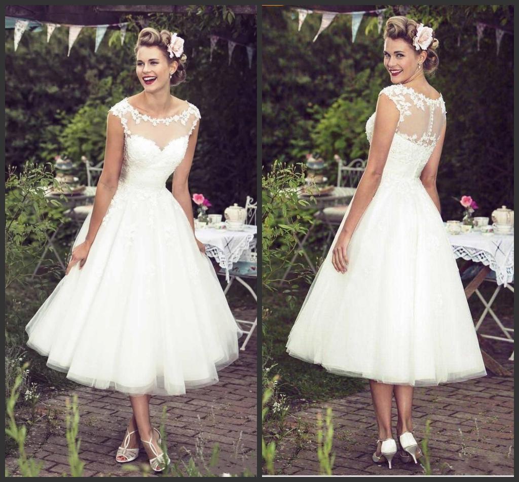 2019 New Short Beach Wedding Dresses 2017 Sheer Neck Appliques Lace A Line Tea Length Modest Bohemian Bridal Gowns Vestidos De Noiva 1186, Champagne
2019 New Short Beach Wedding Dresses 2017 Sheer Neck Appliques Lace A Line Tea Length Modest Bohemian Bridal Gowns Vestidos De Noiva 1186, Champagne