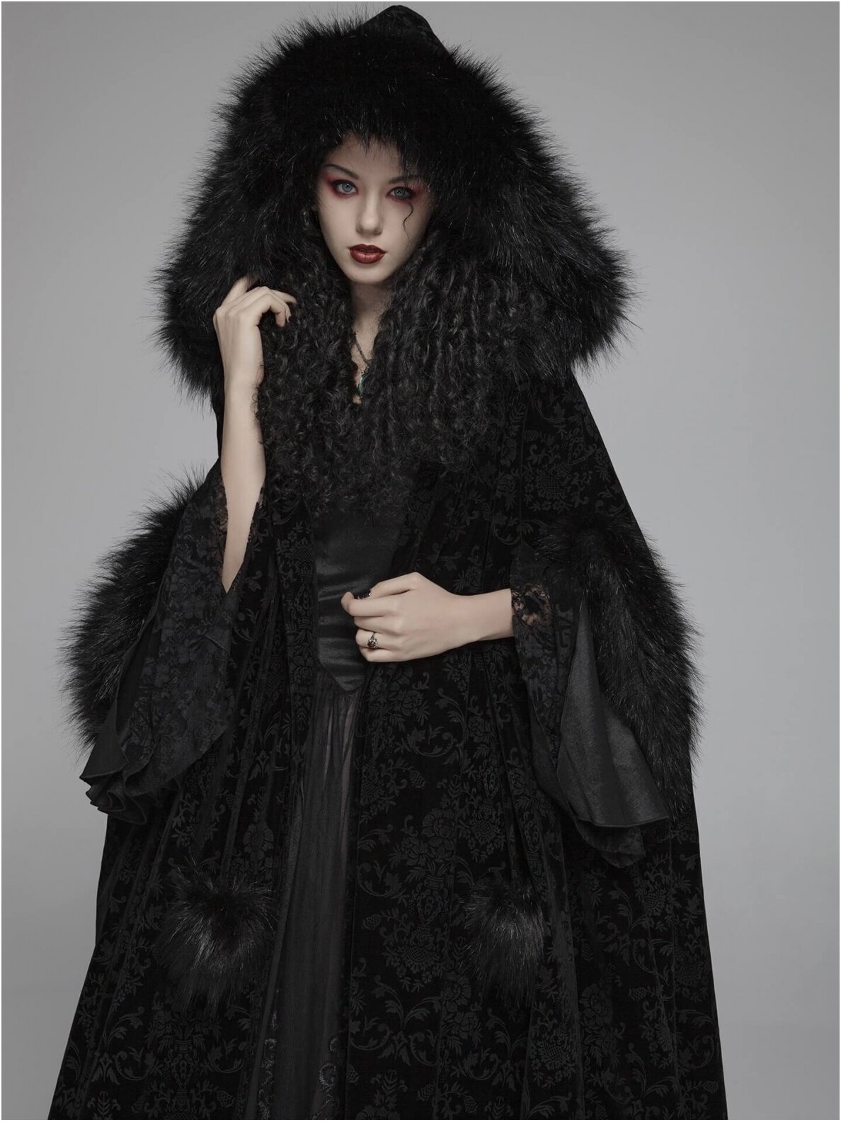 Black Fur Winter Cloak Cape Hooded with Print Trim Long Bridal Wraps & Jackets Special Party Banquet Gothic Wrap Wedding Bride Wear