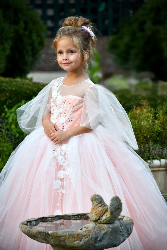 Pink Flower Girl Dresses Jewel Neck Lace Appliqued Crystal Ball Gown Girls Pageant Dress With Free Petticoat Kids Formal Gowns