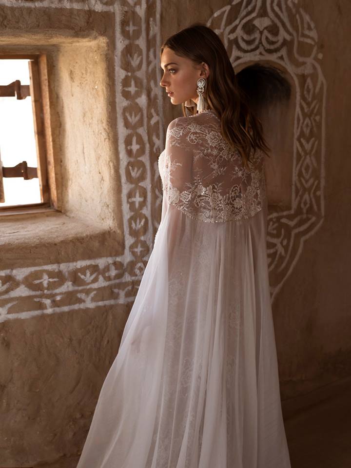 2019 Mermaid Wedding Dresses Spaghetti Lace Applique Beaded Bridal Gowns with Warp Asaf Dadush Summer Boho Wedding Dress