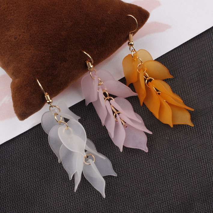 New petal leaves earrings girls creative earrings tassel earrings wholesale