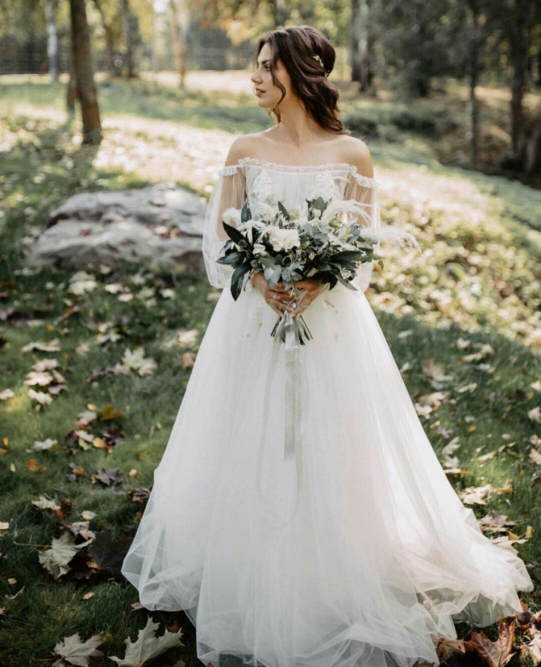 A Line Wedding Dresses Sheer Strap Lace Applique Wedding Dress Sweep Length Off-Shoulder Bridal Dress Custom Made Robes De Mariée