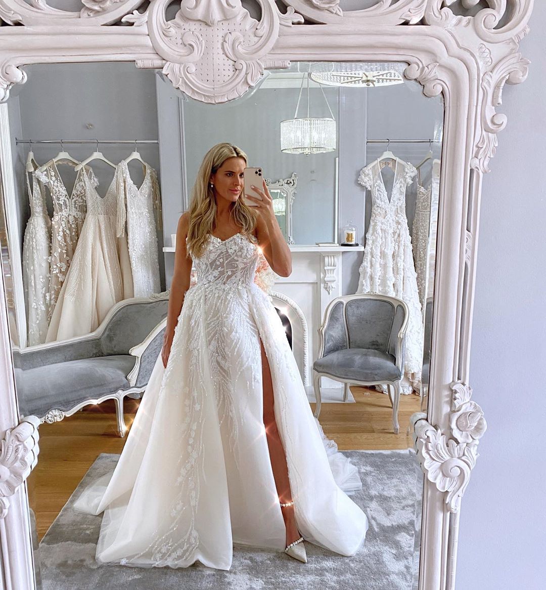 2020 Arabic Aso Ebi Lace Beaded Vintage Wedding Dresses Sexy High Split Bridal Dresses Tulle Cheap Wedding Gowns ZJ564