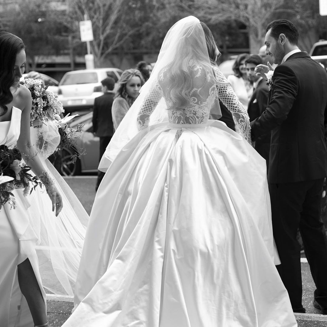 2020 Overskirt Wedding Dresses Sweep Train Lace Appliqued Satin Mermaid Wedding Dress Nude Lining Custom Made Bridal Gowns Robes De Mariée