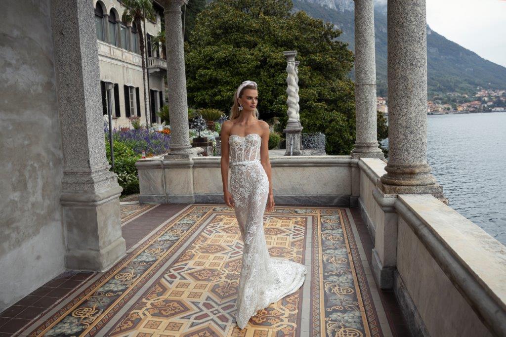 Julie Vino Illusion Mermaid Wedding Dresses Strapless Backless Lace Bridal Gowns Sweep Train Appliqued Wedding Dress Vestidos De Novia