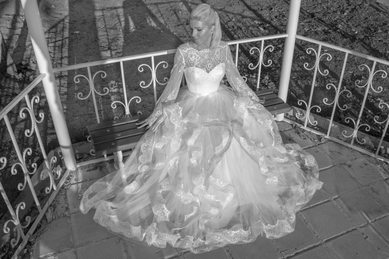 vintage wedding dresses long sleeve lace ruffles tiered skirts floor length bridal gowns beach bohemian robe de marie