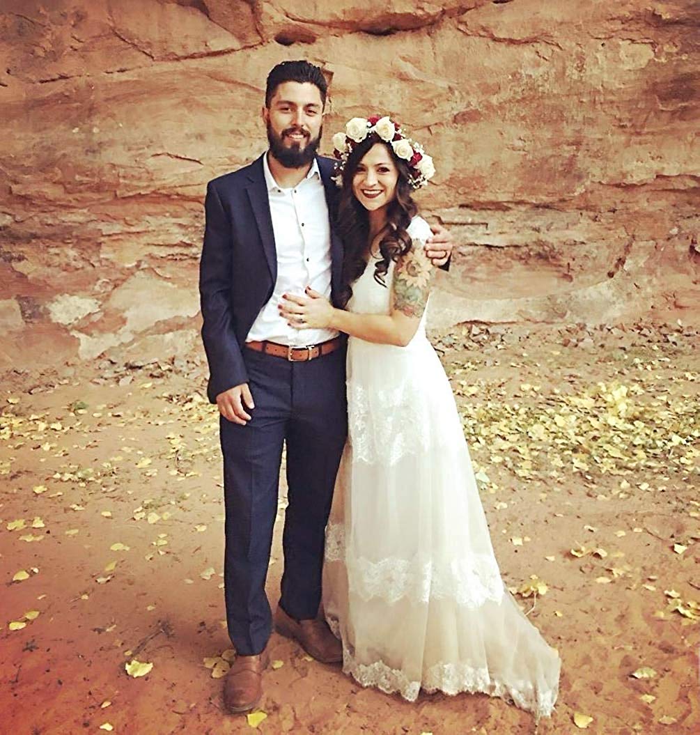 Modest Women Bohemian Wedding Dresses Lace Bridal Gown Backless Vestido De Noivas V Neck Cap Sleeve Wedding Dress Vestito Da Sposa Plus Size