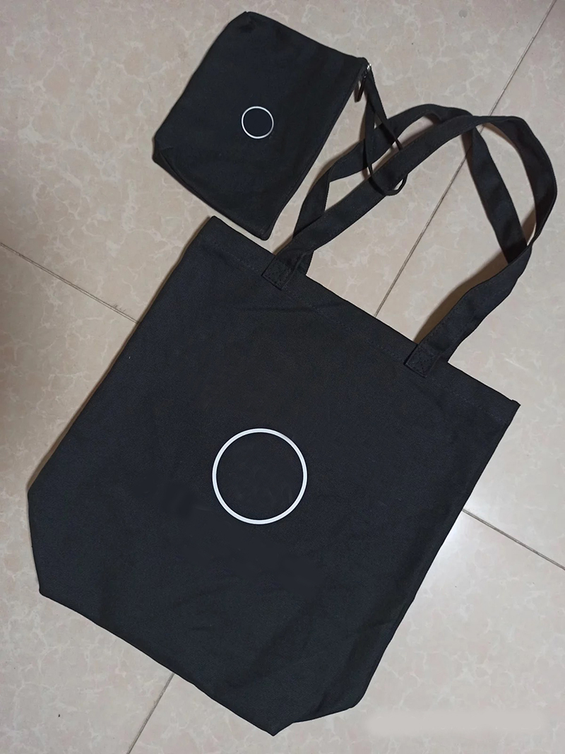 2019 new vip gift~Fashion women Shopping bag Luxury Storage bag Travel tote Women foldable Washing Bag Cosmetic Makeup Storage Case
2019 new vip gift~Fashion women Shopping bag Luxury Storage bag Travel tote Women foldable Washing Bag Cosmetic Makeup Storage Case