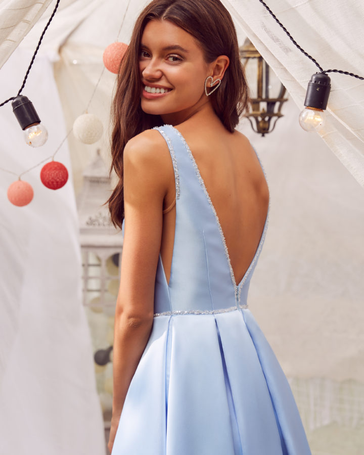 2020 High Low Evening Dresses V Neck Floral Appliqued Beaded Sleeveless Prom Dress Backless Ruffle Custom Made Sky Blue Formal Party Gown