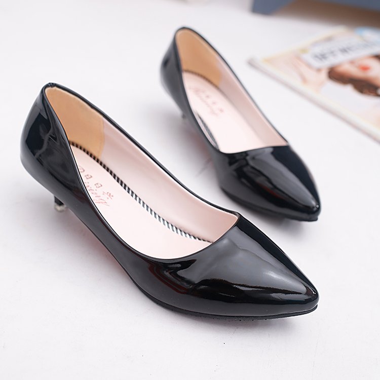 Small with 3 Centimeters Female High Heels Fine with-Style 3cm Patent Leather Low Heel Work Shoes Shallow Mouth Pointed Scoop Shoes, Red
Small with 3 Centimeters Female High Heels Fine with-Style 3cm Patent Leather Low Heel Work Shoes Shallow Mouth Pointed Scoop Shoes, Red