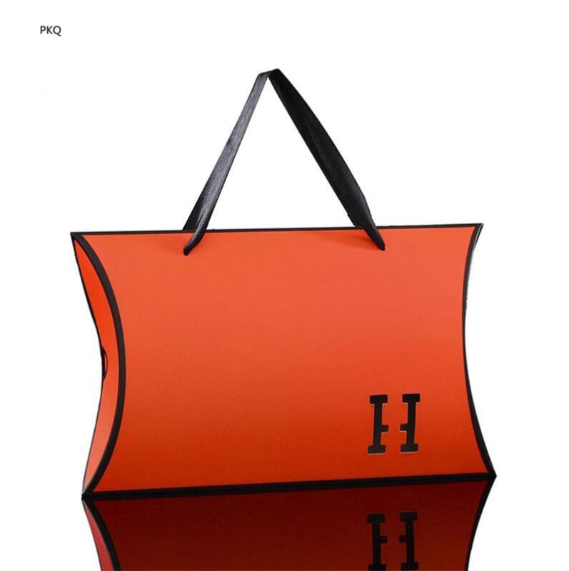 15pcs Large Orange color Cardboard Gift Box Black Paper Candy Packaging Pillow Box with Handle White Carton Silk Scarf Craft
15pcs Large Orange color Cardboard Gift Box Black Paper Candy Packaging Pillow Box with Handle White Carton Silk Scarf Craft