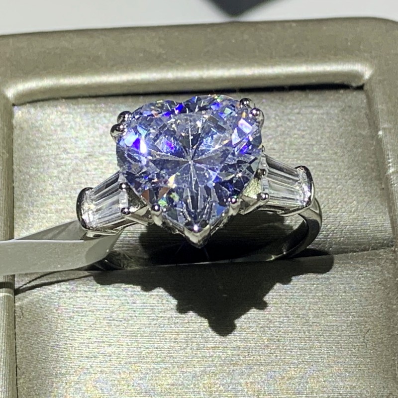 Sterg Sier Heart Ring: Cubic Zirconia & Moissanite Wedding Band 5890