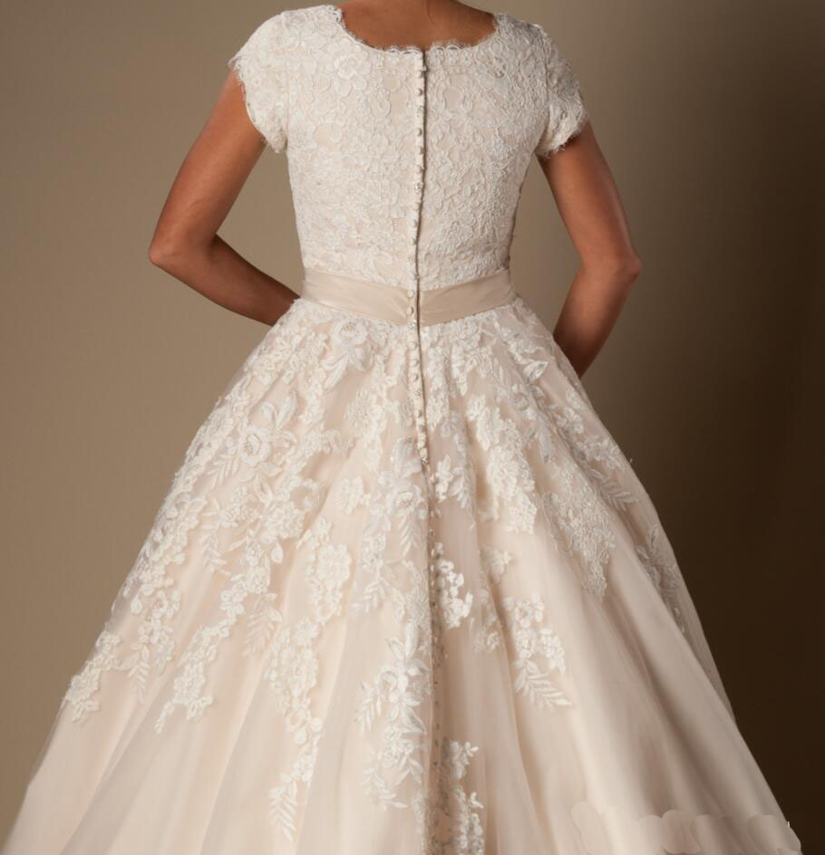 Lace Tulle Champagne A Line Wedding Dresses With Cap Sleeves Short Sleeves Church Bridal Gowns Button Wedding Gowns