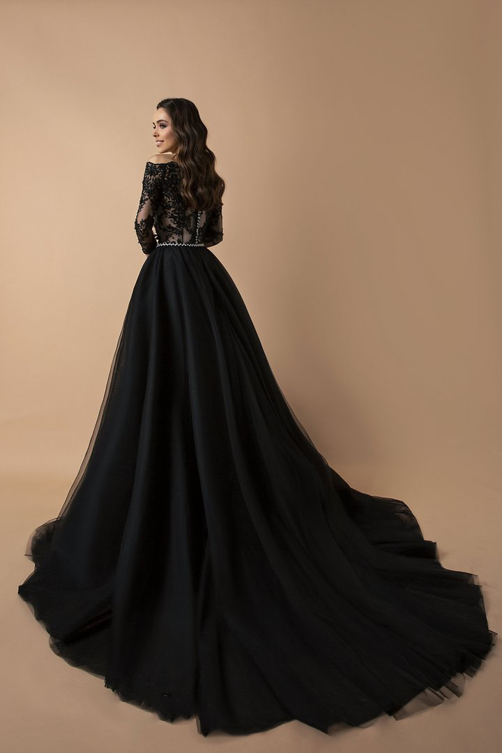 2019 Black Prom Dresses Off The Shoulder Lace Appliqued Beaded Belt A Line Sweep Train Cheap Evening Gowns Custom Formal Party Dress Robe