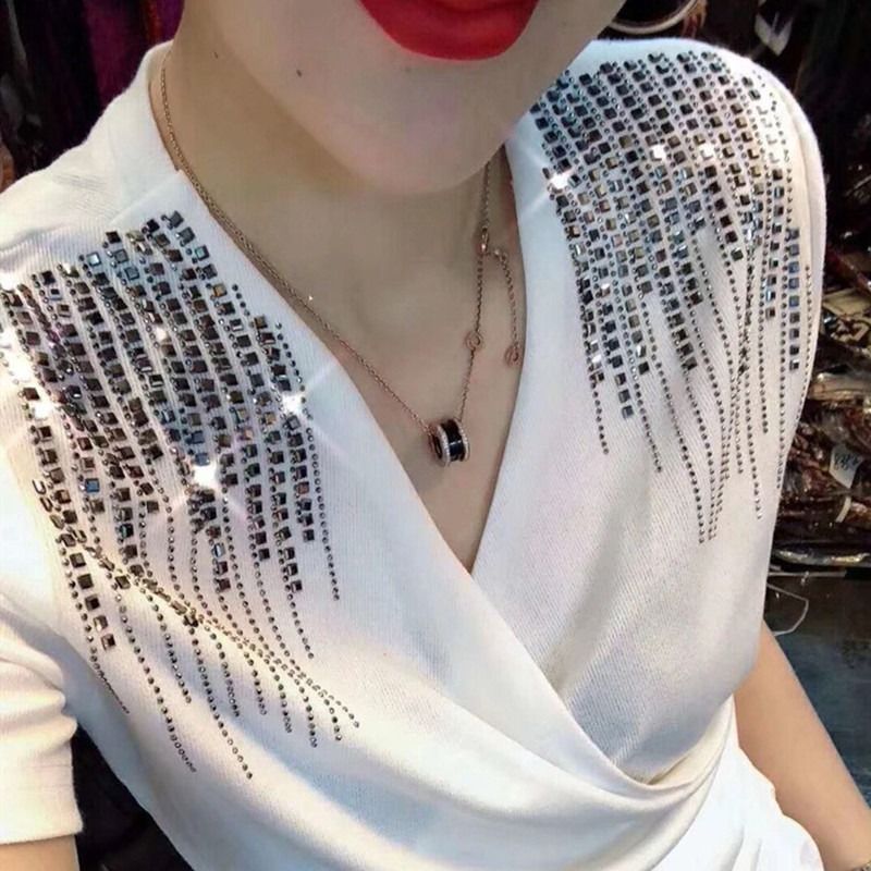Slim Short-sleeved V-neck Thin T-shirt Femal Shoulder Hot Rhinestone Fold Bottom Asymmetric T-shirt Pullover Women Spring Summer, Black
Slim Short-sleeved V-neck Thin T-shirt Femal Shoulder Hot Rhinestone Fold Bottom Asymmetric T-shirt Pullover Women Spring Summer, Black